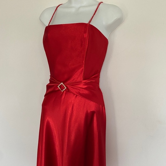 Jessica McClintock Red Sleeveless Prom Dress - Picture 1 of 10